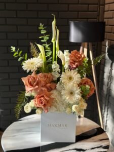 Коробка с цветами Пандориум